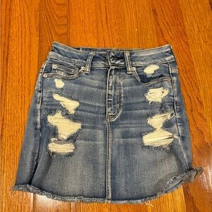 American eagle denim skirt size 2, never worn with tags on
